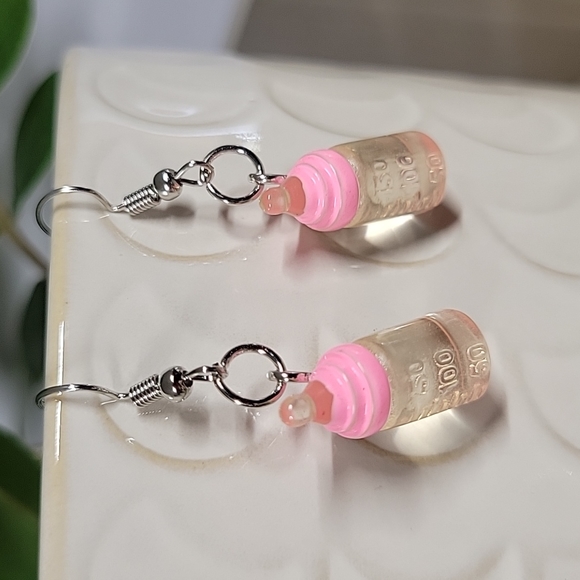 🔥LAST PAIR🔥 Baby Bottle Drop Earrings, pink - Picture 5 of 6